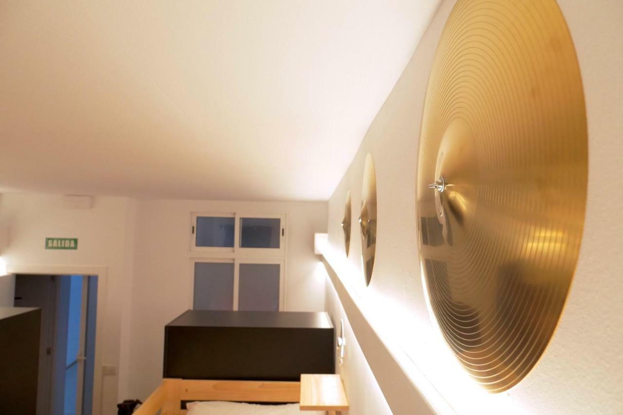 Guitar Hostel Bilbao Exterior photo