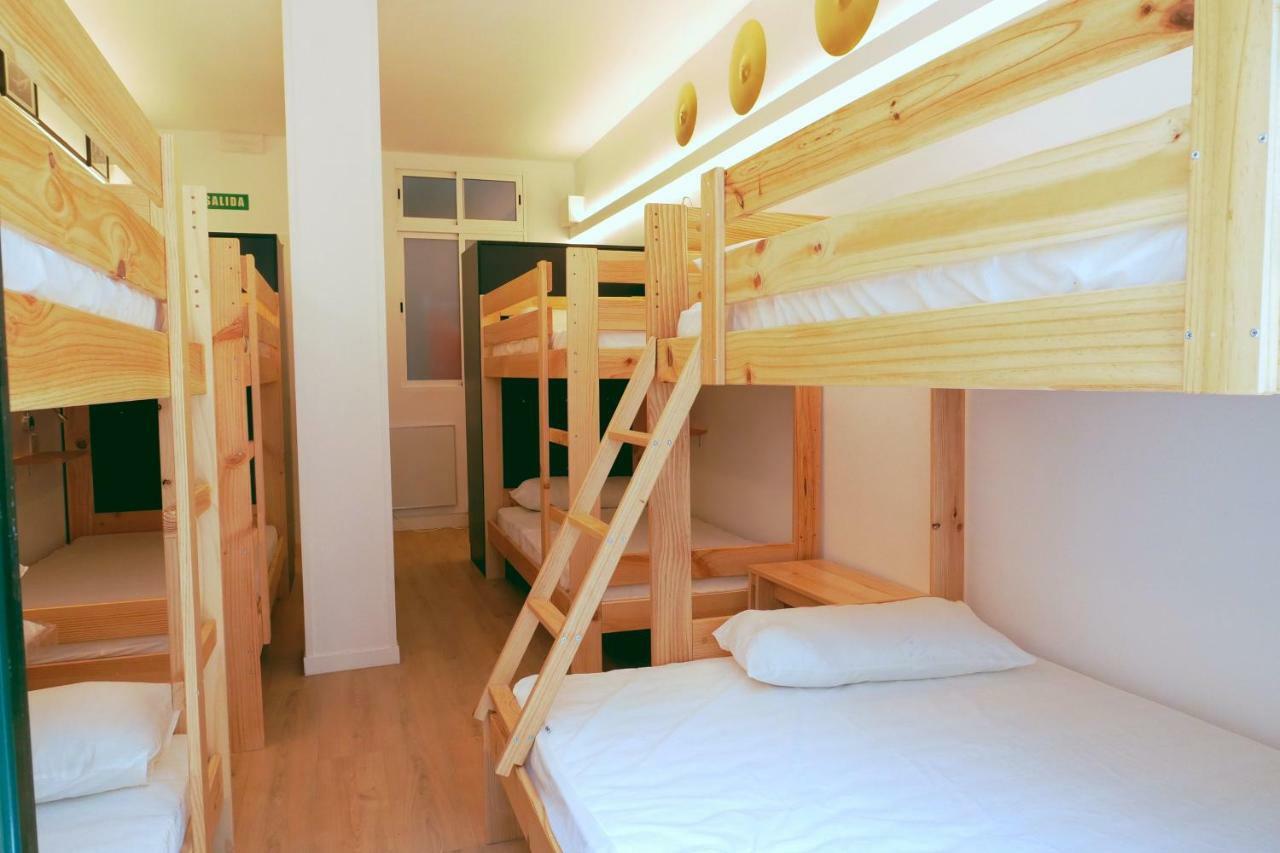 Guitar Hostel Bilbao Exterior photo