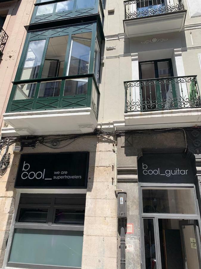 Guitar Hostel Bilbao Exterior photo