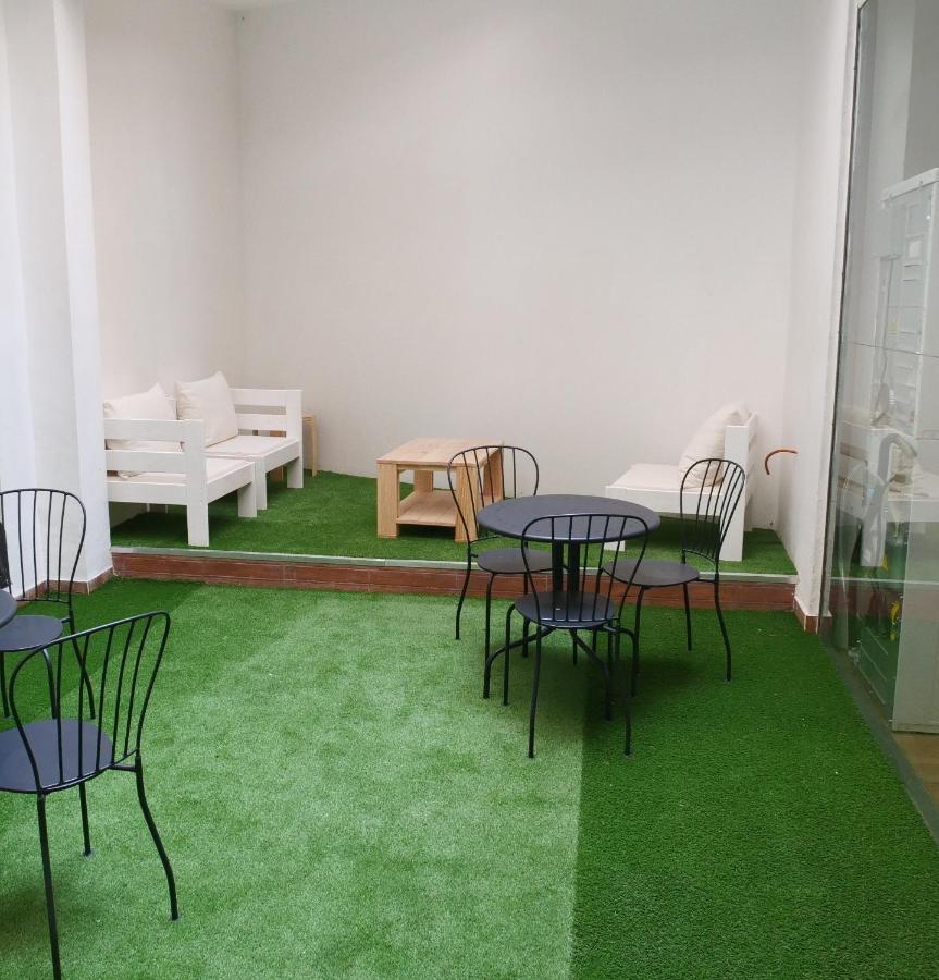 Guitar Hostel Bilbao Exterior photo